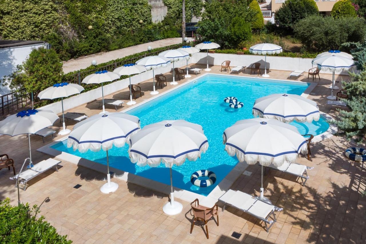 Mure Hotel ヌマーナ エクステリア 写真