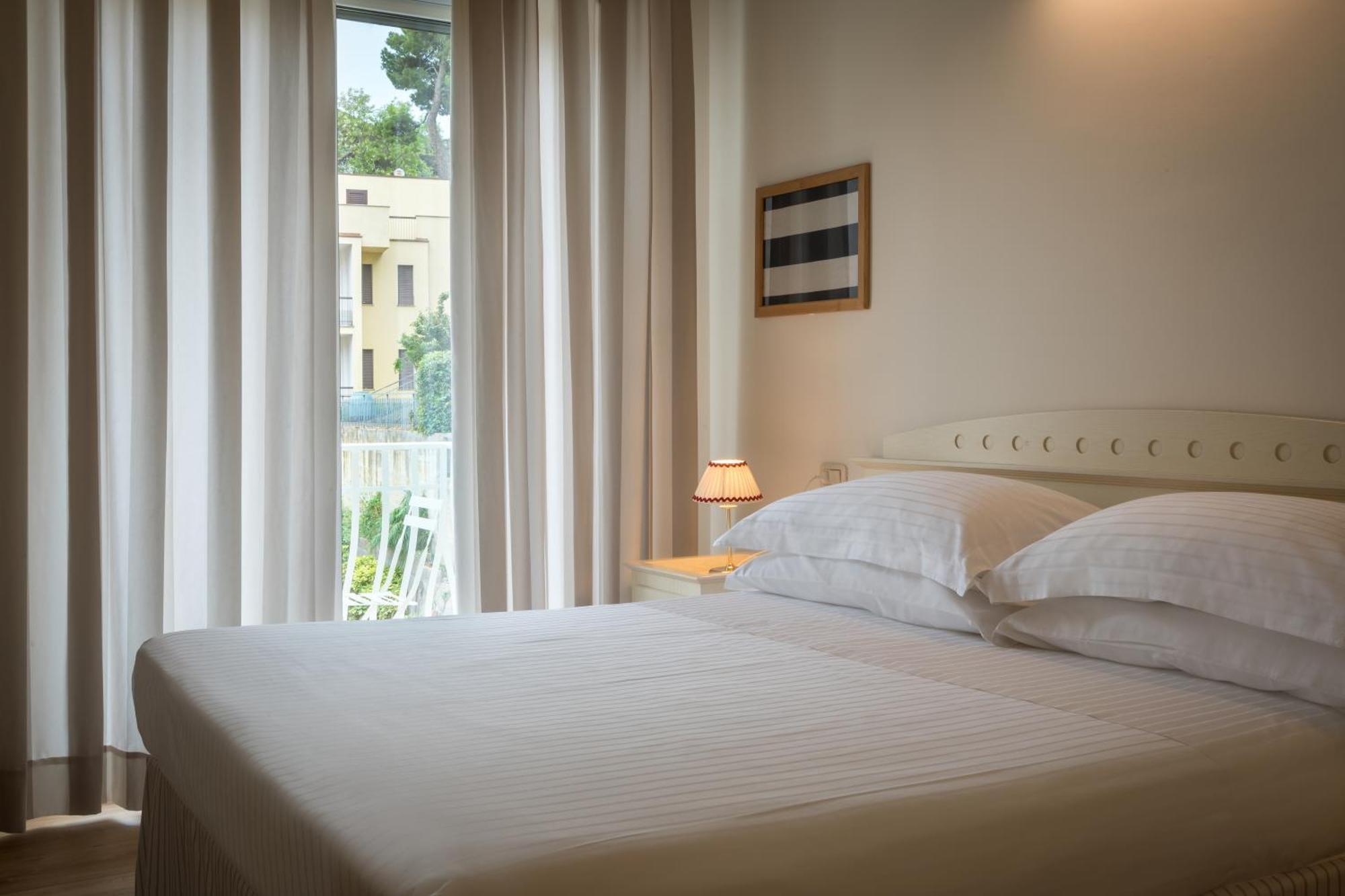 Mure Hotel ヌマーナ エクステリア 写真